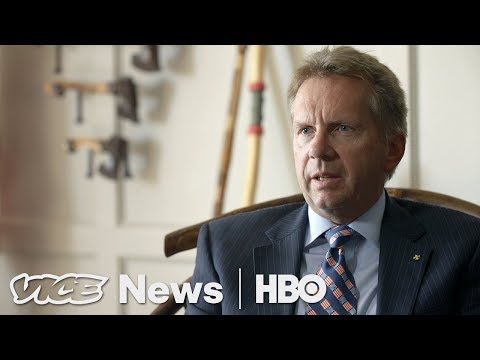 Girl Scouts Smell Desperation In Boy Scouts' Move To Accept Girls (HBO) - Girl Scouts Smell Desperation In Boy Scouts' Move To Accept Girls (HBO)