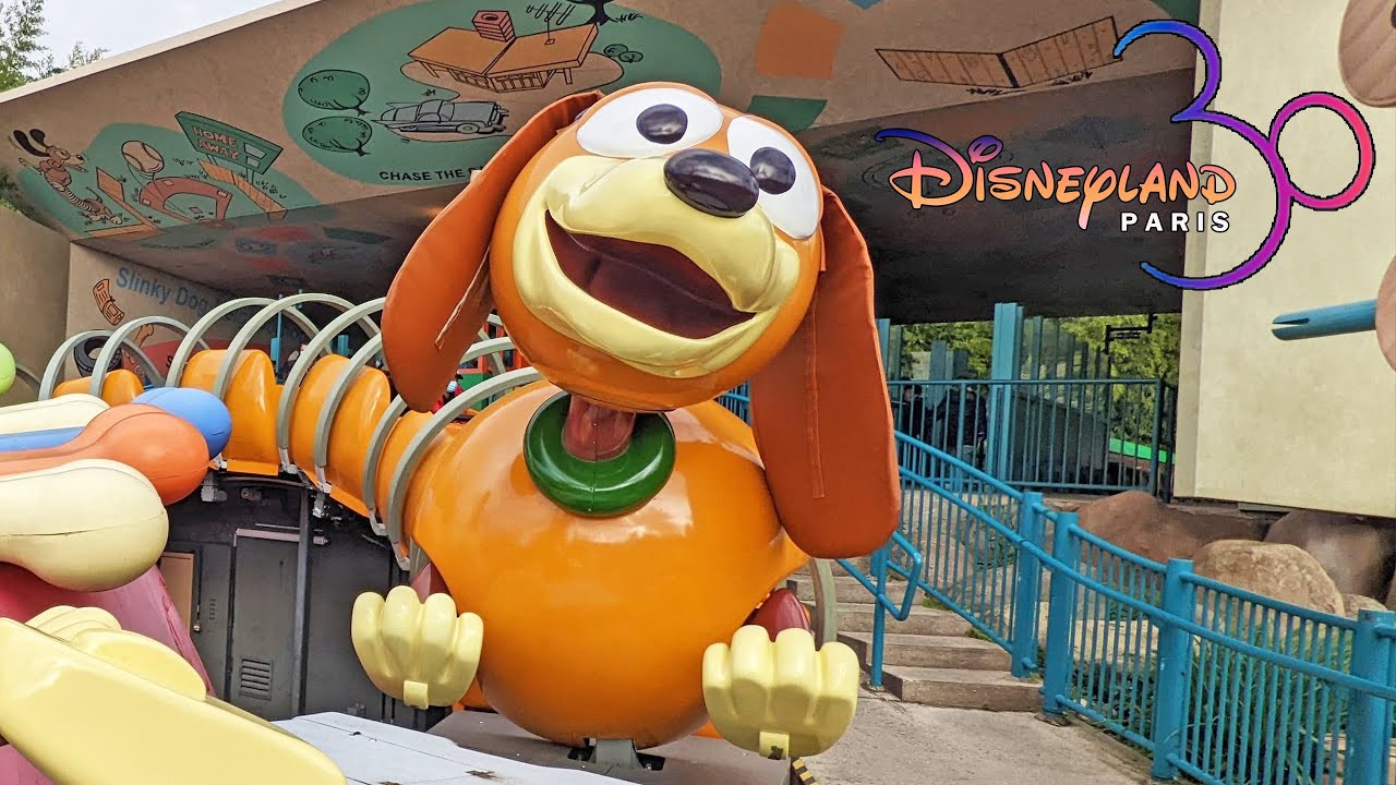 Slinky Dog Zigzag Spin On Ride / Off Ride at Disneyland Paris (Feb 2022)  [4K] 