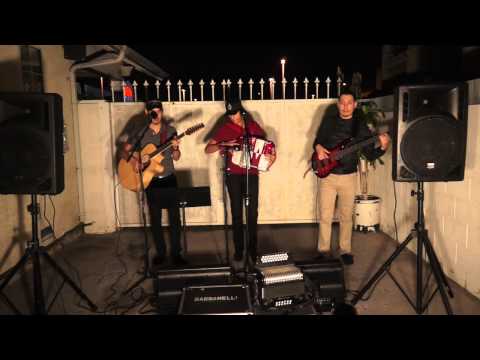 Los Amigueros de la Sierra - Pídeme la Luna (En Vivo)