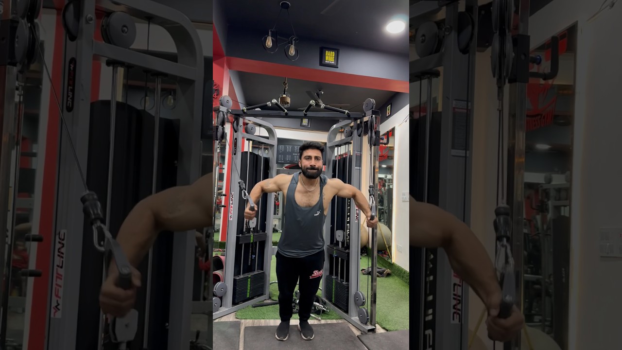 Cross cable chest workout Bodybuilder Exercise Guide by Workout