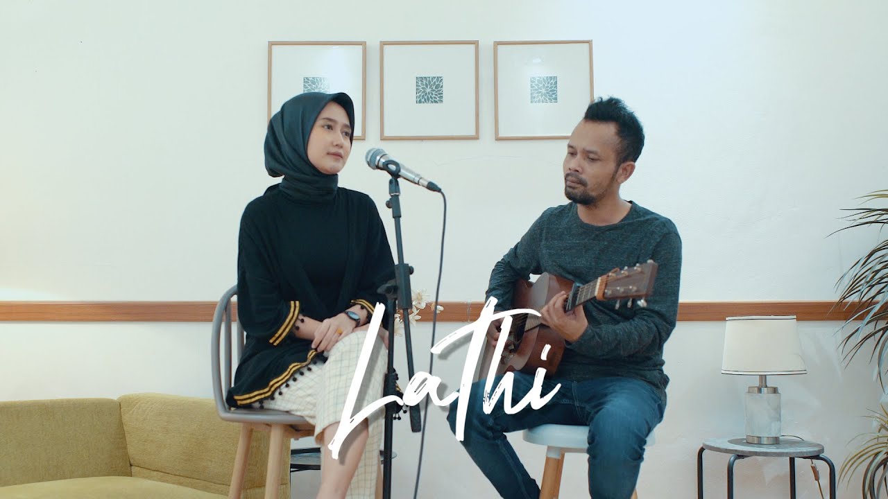 WEIRD GENIUS Ft. SARA FAJIRA - LATHI ( Ipank Yuniar ft. Alpita Maharani Cover )