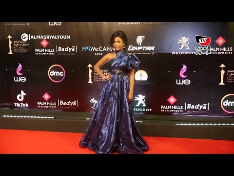 أسماء أبو اليزيد بفسان جذاب وأحمد فهمي وزوجته يتألقان في افتتاح مهرجان القاهرة السينمائى