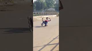 girls riding skates VS boys riding skates🤓👑#girlsvsboys #mradduskater #shorts #malegaon #viral screenshot 4