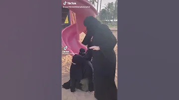 ايش الفرق بين انها لابسه للبالطو او بدونه فساد بنات الخليج 