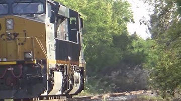 CSX O721-22 A LIGHT ENGINE POWER MOVE AND A TEER 4 AND A HORN SHOW