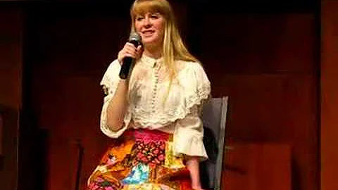 Kate Bush- Wuthering Heights sung by Laura (Hoover...