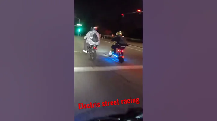 Ebike vs E-Scooter STREET RACE  0-60mph - DayDayNews