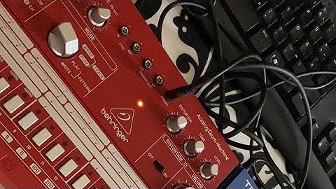 Behringer RD6 & TD3 Fu.k..g Christmas Acid Live Jam