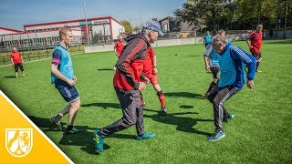 Wir waren zu besuch bei den silberlöwen um selbstversuch
"walking-football" starten.