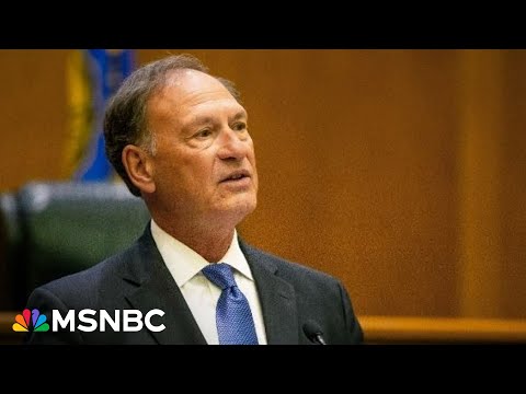 Justice Alito should ‘distance himself as far as possible’ from this controversy: former prosecutor