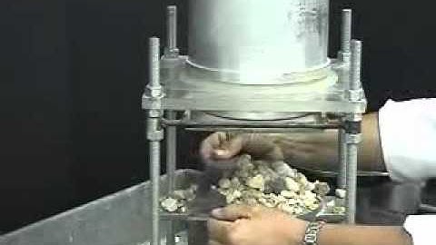 Uncompacted void content