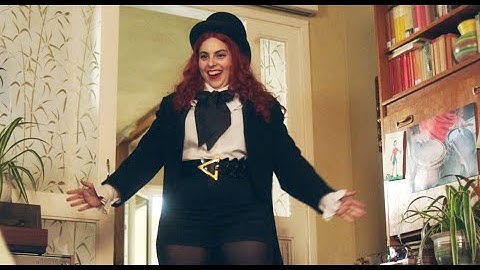 映画『ビルド・ア・ガール』本編映像 “ドリーワイルド・ワイルド”爆誕！最強コスパのイメチェン【10月22日公開】