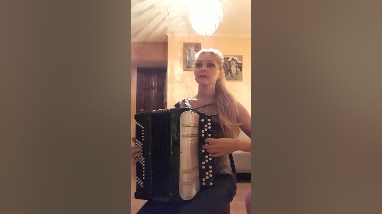 Фрагменты русских старинных вальсов на баяне button accordion fragments of old Russian waltzes