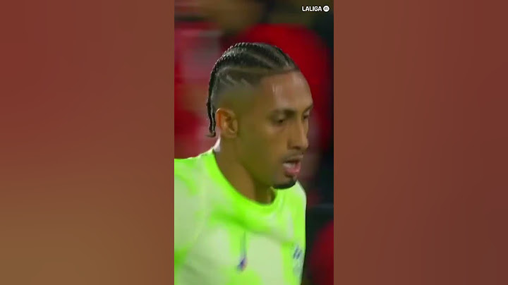 Lamine creates, Raphinha delivers! 🤯 #LaLigaHIghlights #shorts