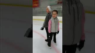 Ледовый дворец "Юбилейный" - весёлые покатушки)