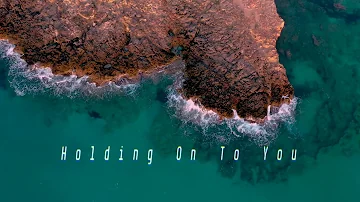 Arozin Sabyh  Ft Anas Otman - Holding On To You