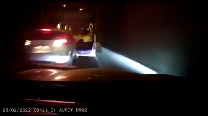 Bestuurder ontsnapt aan autodieven en vernielt auto van verdachten | Bad Driving Dash Cam