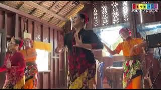 Tarian Wau Bulan @ rumah Kelantan di Mini Malaysia & ASEAN Cultural Park