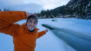Thumbnail for ¡Intentaré Dormir En Un LAGO HELADO!😰