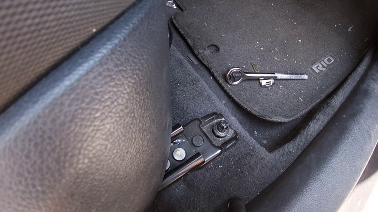 Cómo retirar el asiento del copiloto del Kia YouTube Cómo retirar el asiento del copiloto del Kia YouTube