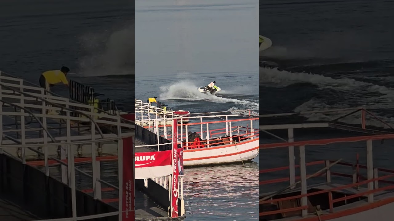 Поездка на водных велосипедах в Намо Гхат, Варанаси