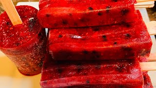 Paletas heladas de frutas rojas