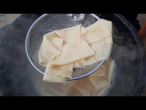 Vídeo: Como Cozinhar Beshbarmak Em Casa