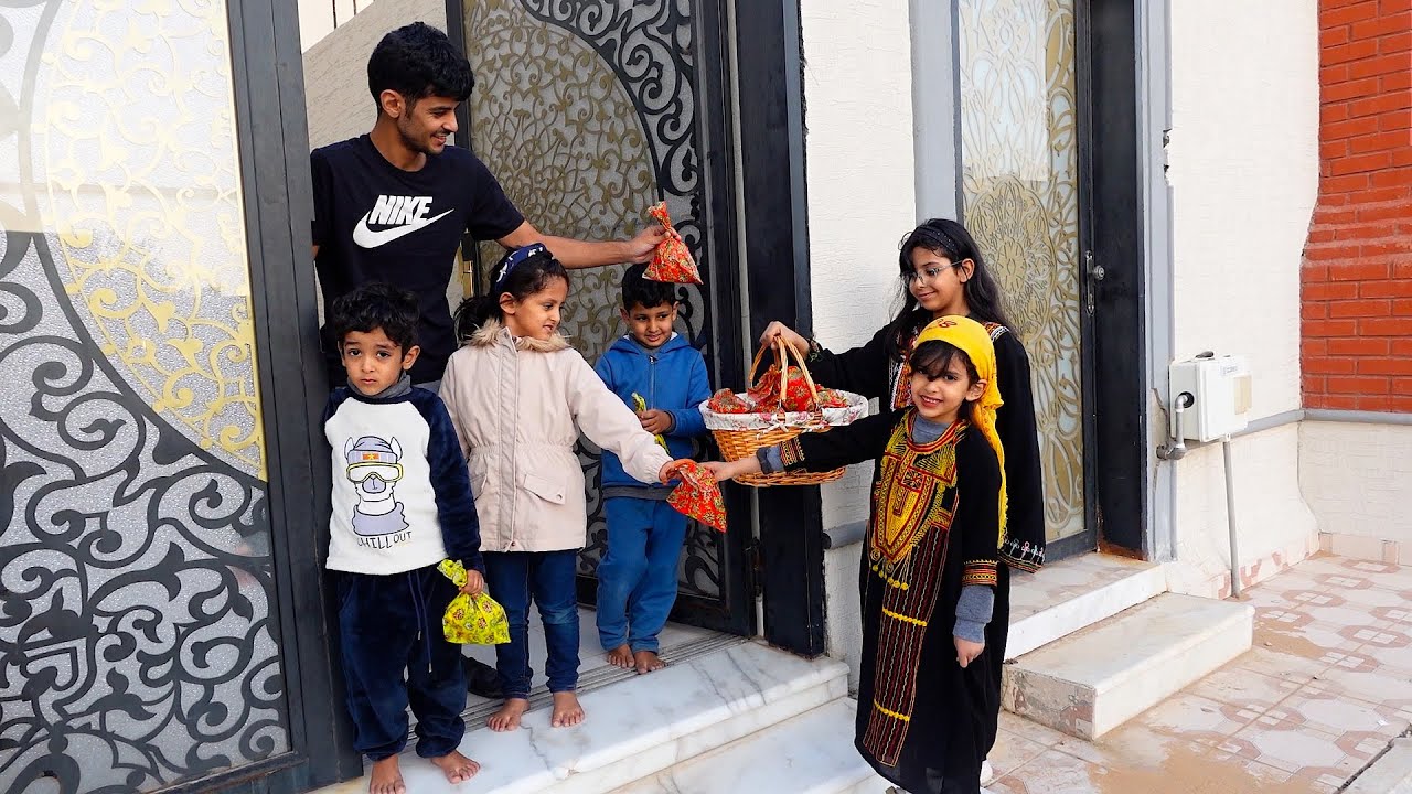 قرقعان 2024 سارة وجوجو يوزعون على الناس !!