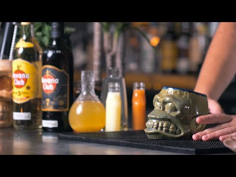 Video: Sådan Laver Du En Prisvindende Cocktail Mad Og Drikke