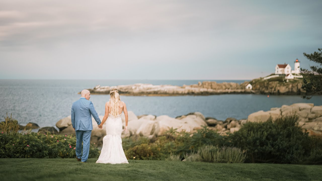 The ViewPoint Hotel has the most amazing view for a wedding!