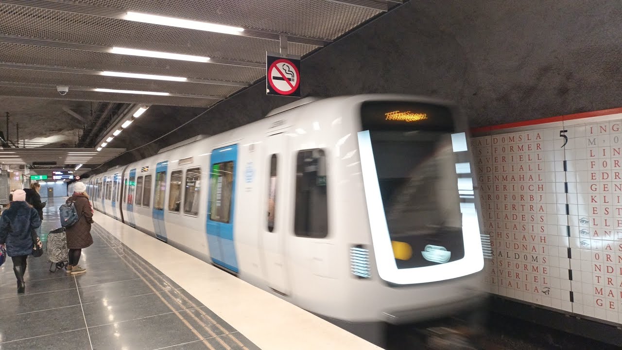 C30 tunnelbana Universitetet-T-centralen