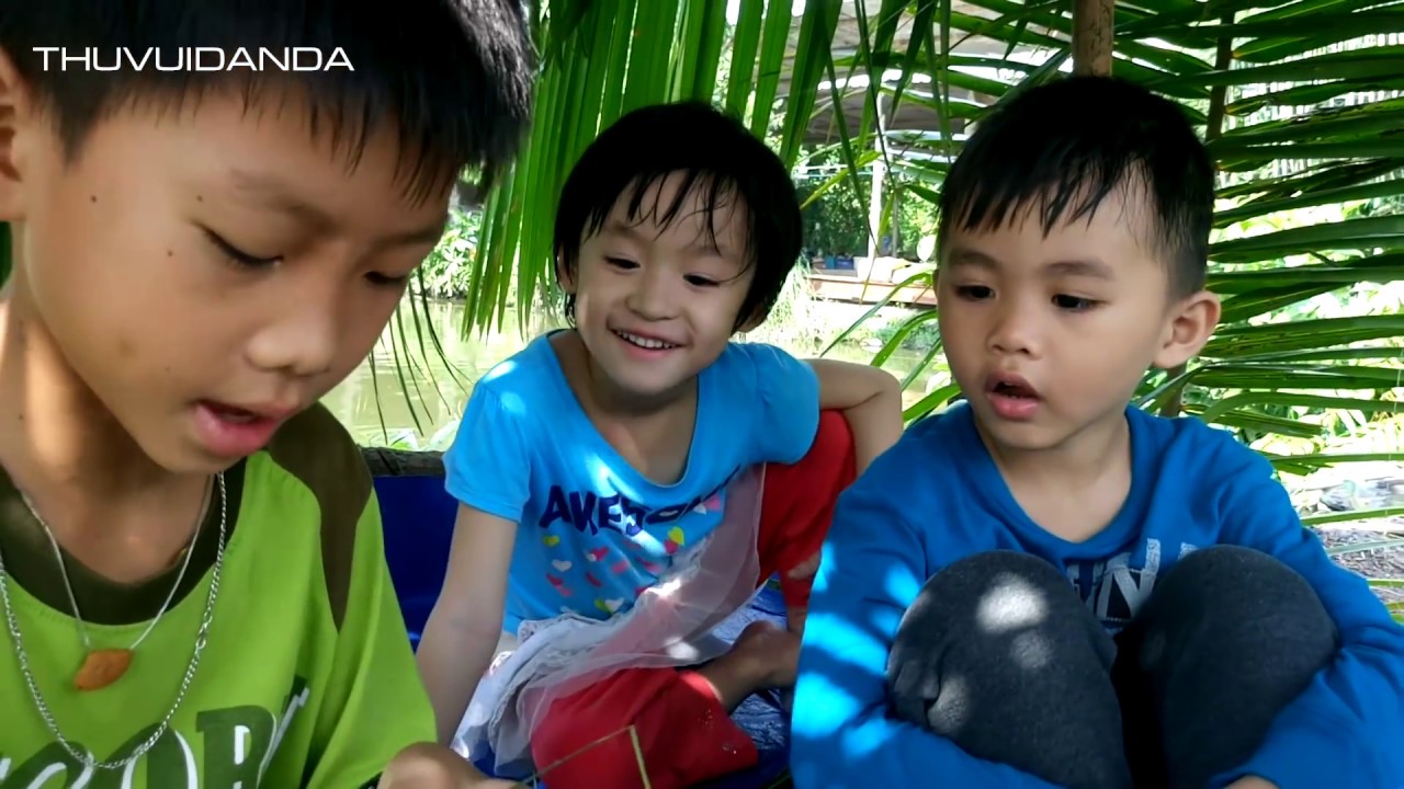 0326 CHƠI NHÀ CHÒI | CHƠI XẾP LÁ DỪA | ĐỒNG HỒ LÁ DỪA l TUỔI THƠ DỮ DỘI - YouTube