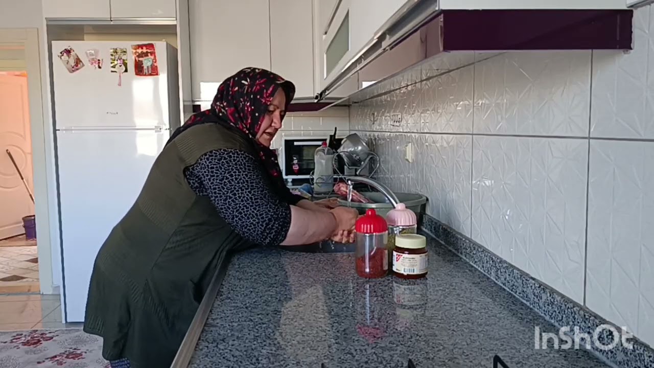 ÖZLEM BACINIZ BUGÜN İFTARA ÇÖP ŞİŞ YAPTI HÜSEYİN USTAYADA KEÇİ ETİ KAVURDU 