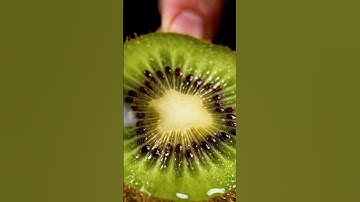 The Most Satisfying Kiwi Cut Ever 🥝✨ | Macro 4K Slow Motion #cuttingasmr #foodasmr #fruitasmr