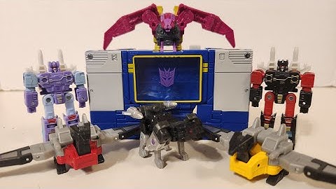 Transformers Studio Series 86 Soundwave and Cassettes Transformation