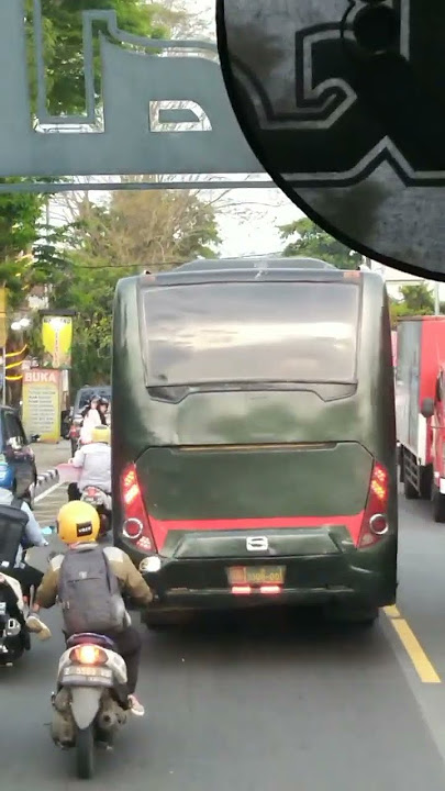 Bus Pariwisata PO Pandawa 87 Masuk Dalam Barisan Mudik Bareng Mabes AD Melintas Jalan Raya Ciamis