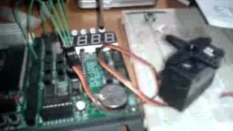 Control Servo motor (PIC16F887)