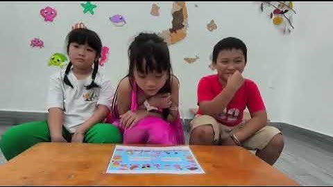 Tiếng Anh Giao Tiếp Phan Thiết: Sophia, Mery and Oscar practice talking about Prices