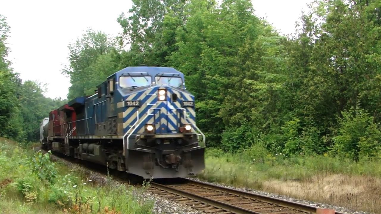 CEFX 1042 near Coulson (07AUG2011) - YouTube
