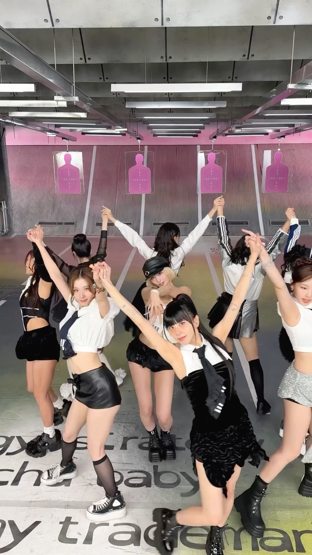 'Til I'm in your head (It's cruel) ? ??#TWICE #트와이스 #STRATEGY