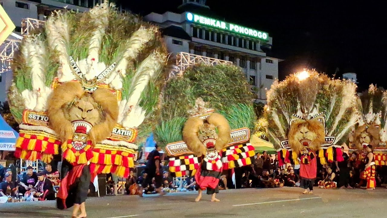 KEREN BANGET ATRAKSI 30 REOG PONOROGO GEGERKAN OPENING RING TARKAM ALUN ALUN PONOROGO