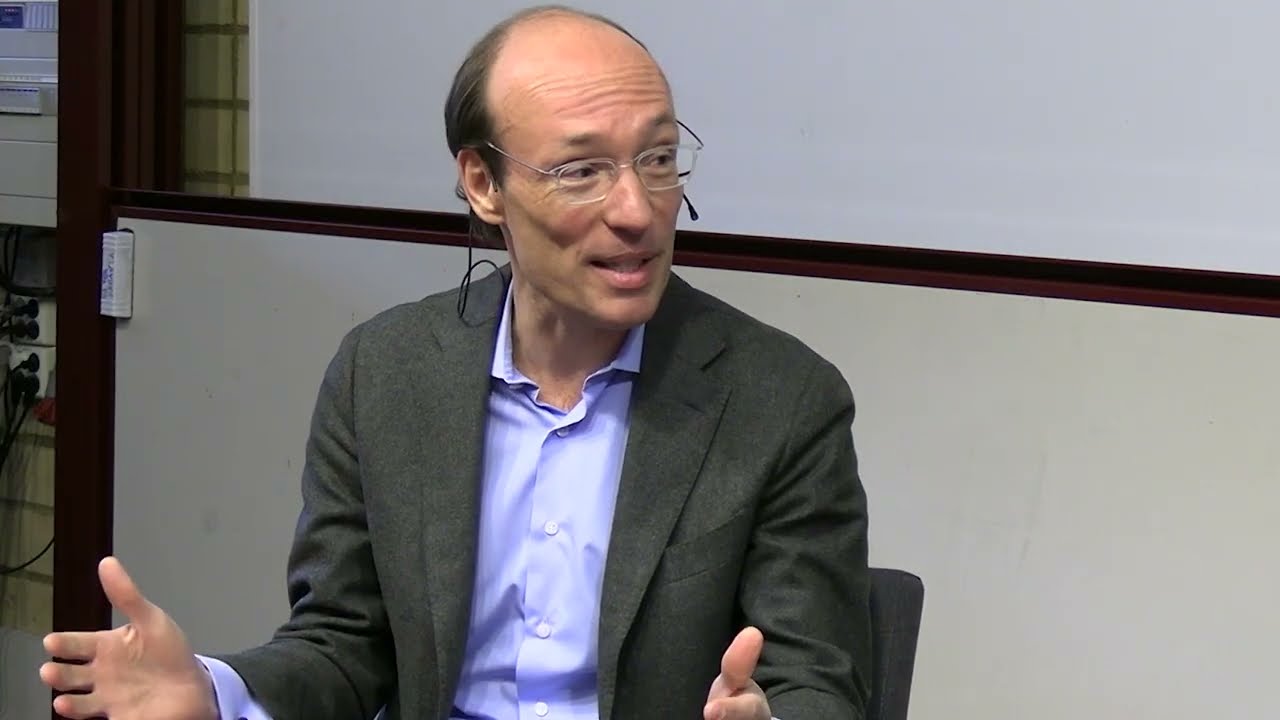 SAS CEO Anko van der Werff in conversation with Dr. León Poblete