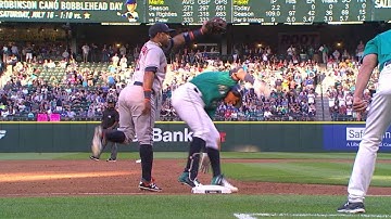 HOU@SEA: Astros get Marte after call overturned