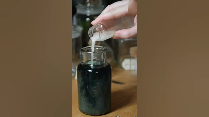 DIY Antique Apothecary Bottles - Magic Potions - Harry Potter Potions Class