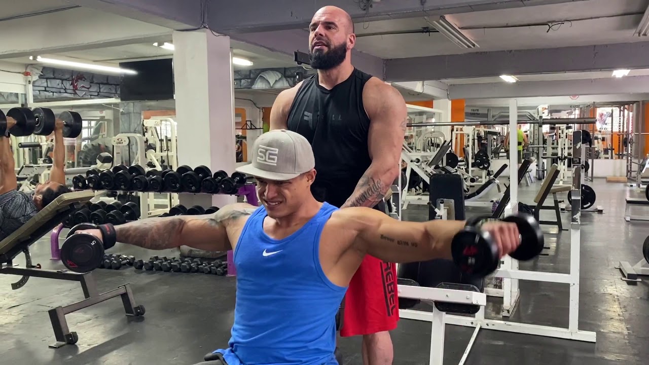 ENTRENAMIENTO DE HOMBRO SERIES GIGANTES