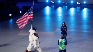 Gretsch, Kurka serve as USA Closing Ceremony flagbearers