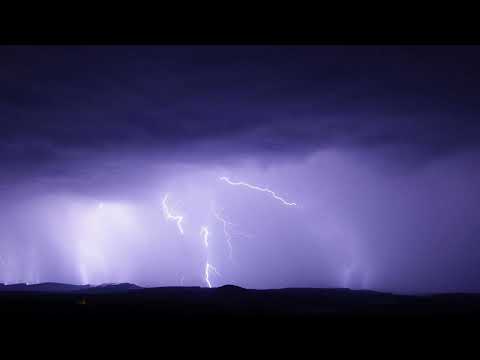 صوت مطر و رعد للتصميم و المونتاج بدون حقوق