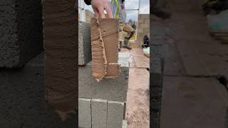 Bricklaying - Buttering A Block