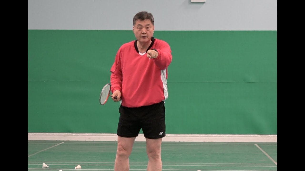 Badminton footwork-Lesson 5  What moment do I have to do step one?