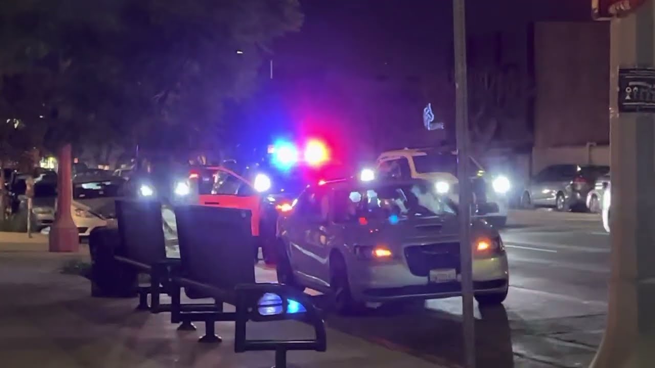 Hellcat Chrysler 300 running from the cops in Hollywood Blvd., Los Angeles, CA  😳￼